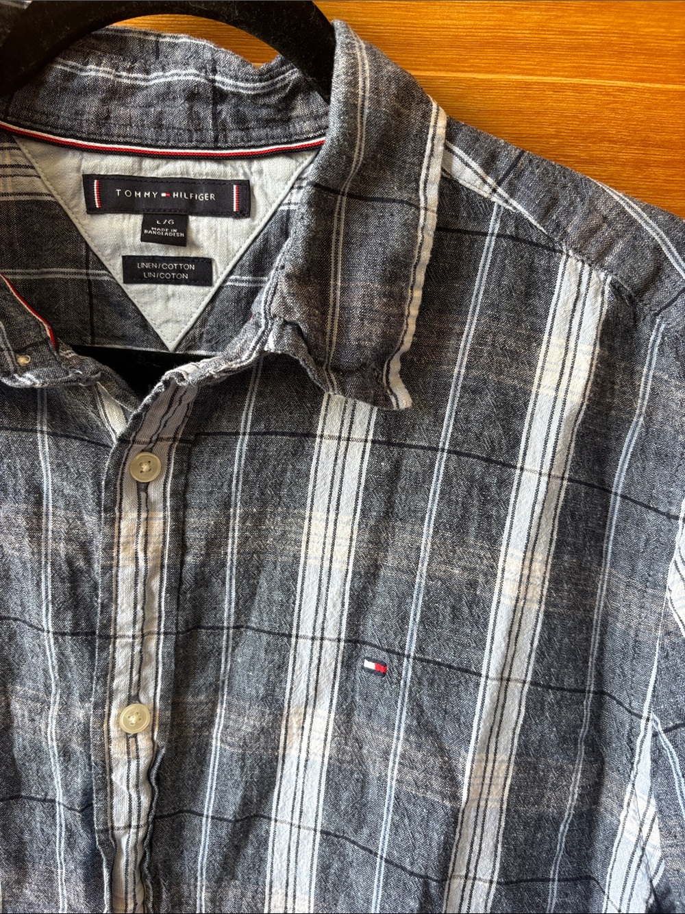 Tommy Hilfiger Men’s Short Sleeve Plaid Button-Up Shirt - Blue/White Linen - Picture 2 of 4